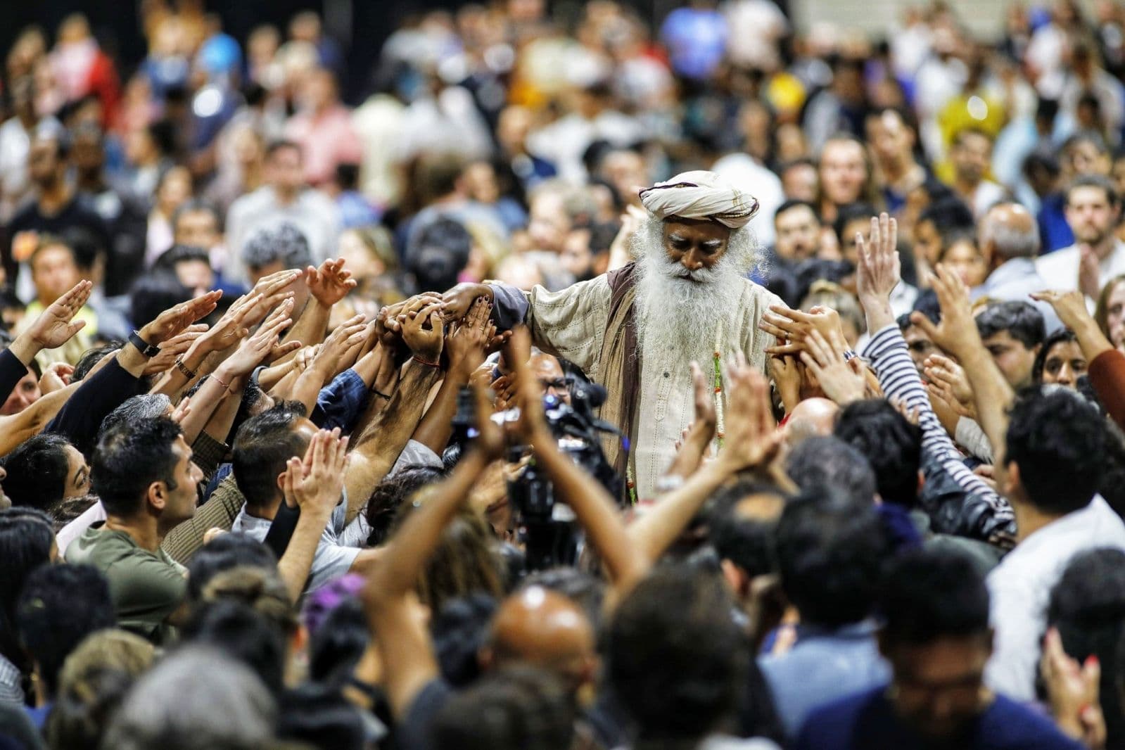 California Soaks in the Sunshine of Sadhguru's Bliss & Wisdom - Inner Engineering Live